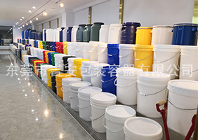丹麦淫娃吉安容器一楼涂料桶、机油桶展区